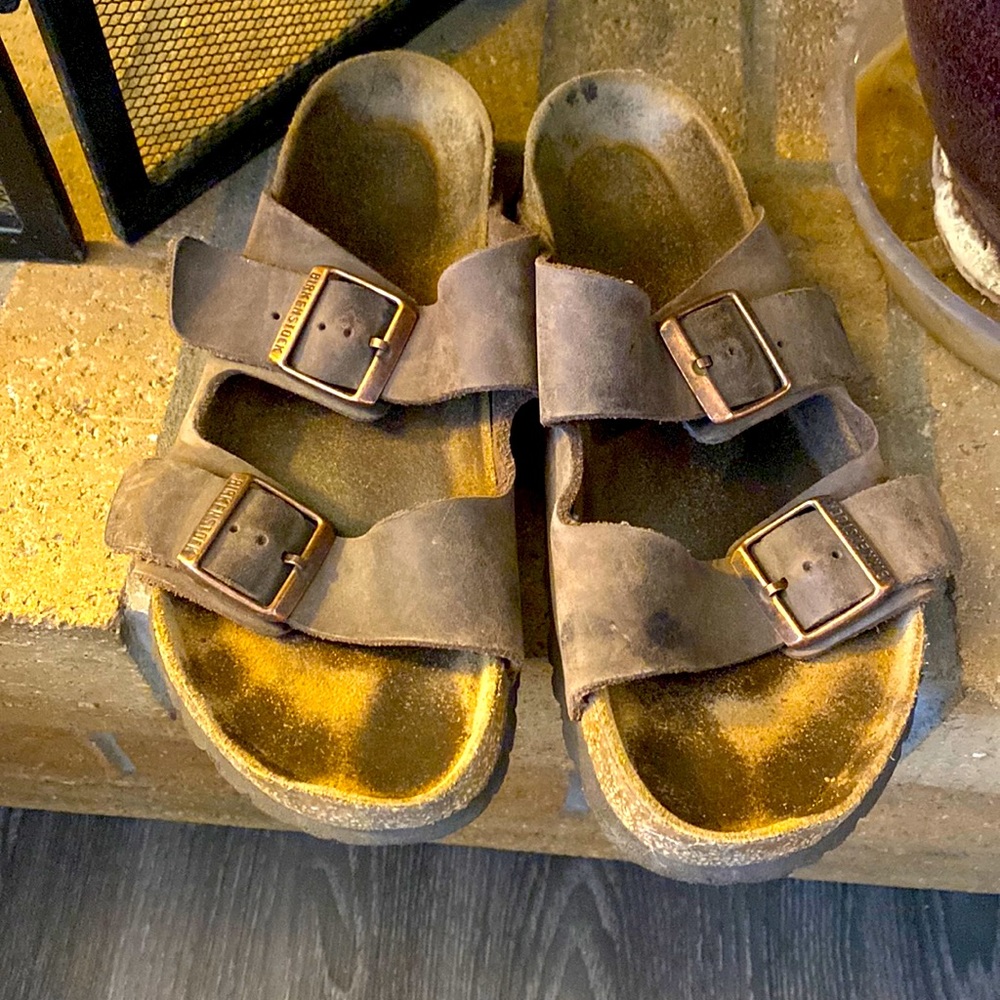 Women’s size 39 (US 8.5) Birkenstock Arizona Sandals